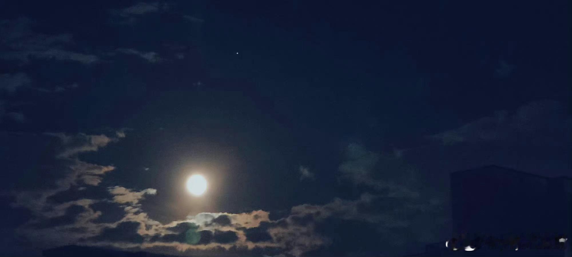 cv天空 亲爱的天空空：今晚，月色真美夏天的风也温柔呢 晚安先，明天要办事🧚♀