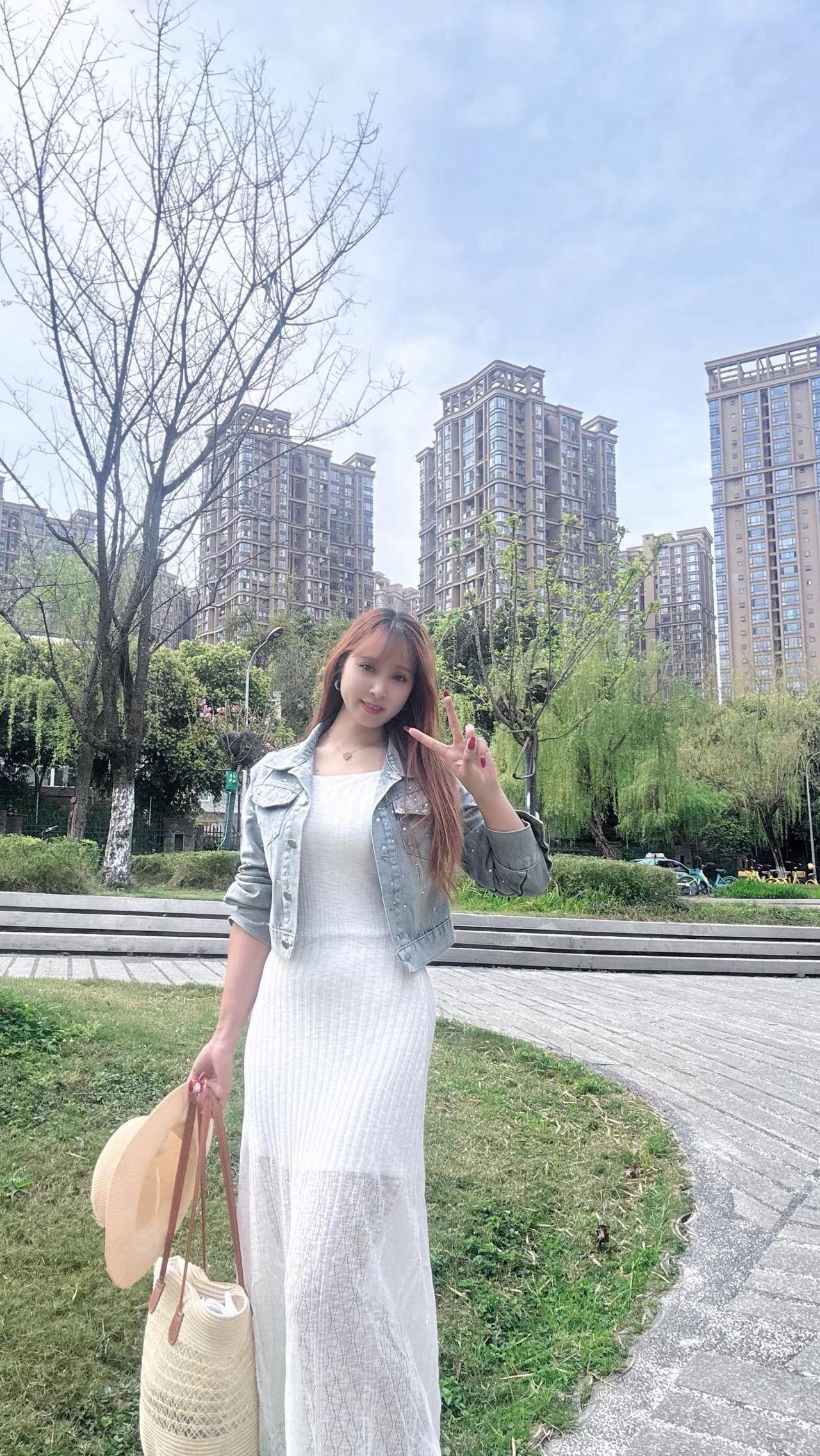 80后的我们，虽然不再年轻，但也正是最好的年纪。褪去了青涩，多了份沉稳；磨平了棱