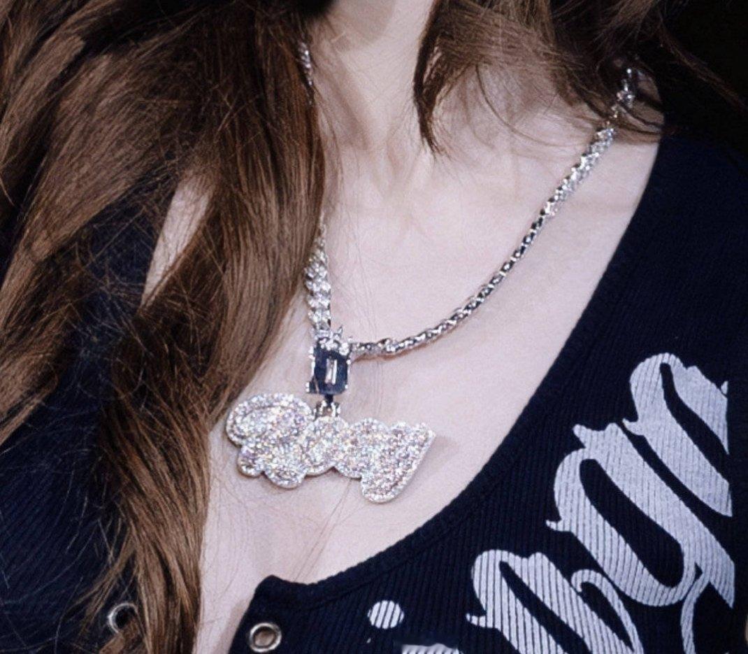 棣欣引力把舞台留给主人公好吗？这和官宣有什么区别，好幸福 