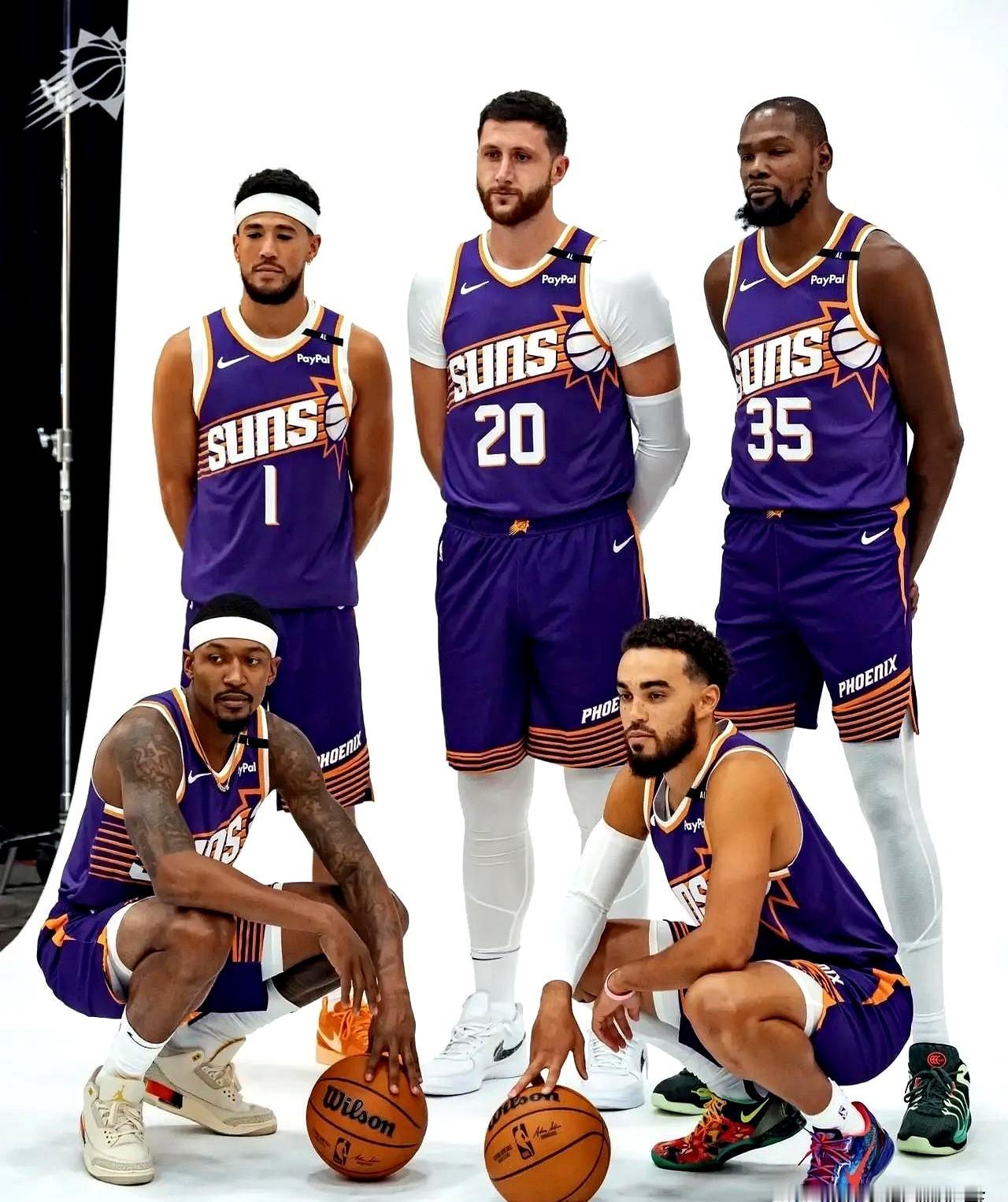 37岁的杜兰特杀疯了，带着火箭这帮毛头小子，硬生生冲到了西部第五！
 

去年在