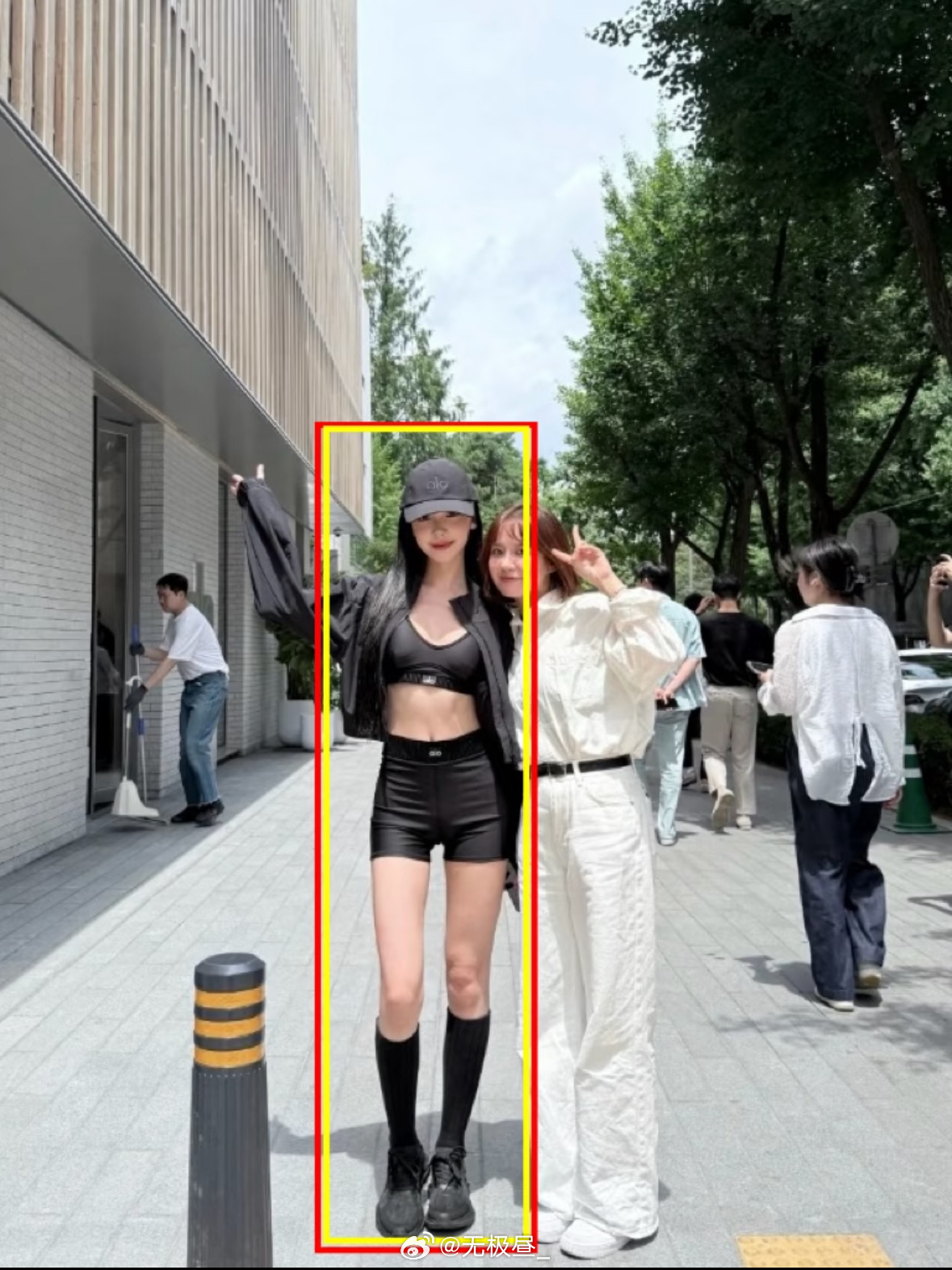 谁懂，易梦玲这逆天比例…. ​​​