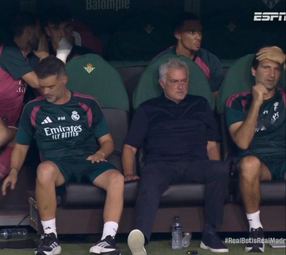 看到球队错失破门良机的穆里尼奥：西甲联赛皇家贝蒂斯vs皇马halamadrid 