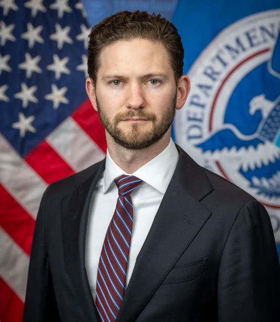 美国国防部长赫格塞思发文力挺日本，可嘴上说着支持，关于有哪些实质性的帮助他却是只