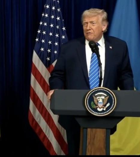 特朗普就委内瑞拉局势发表声明 🗣️🇺🇸
 
特朗普称委内瑞拉为“死国（de