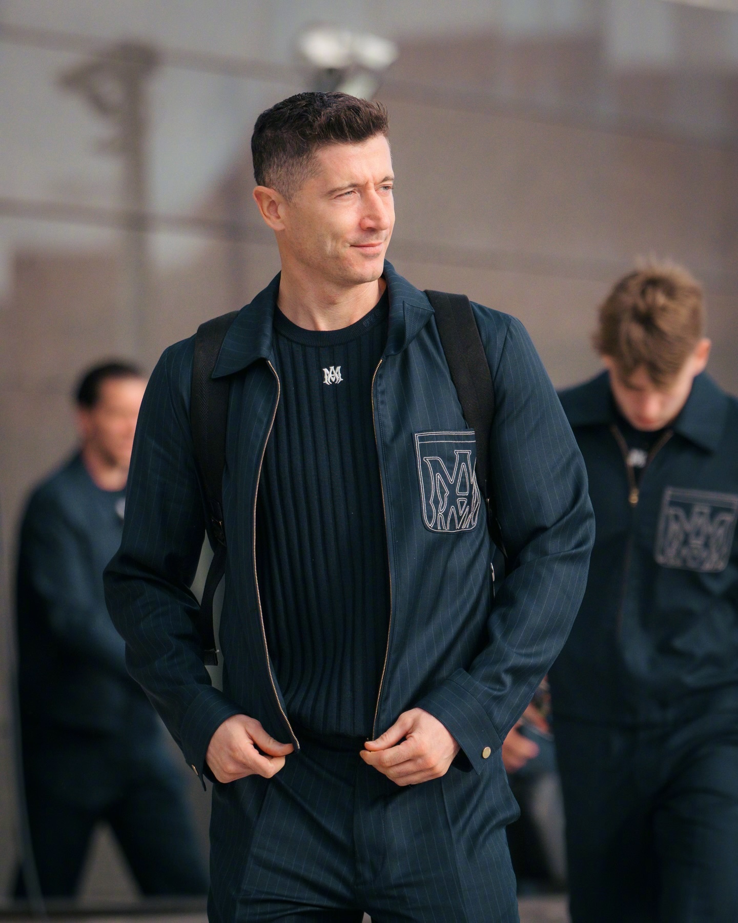 巴萨7比2纽卡斯尔联 全员男模！主场欧冠对决也要穿AMIRI帅气亮相🥰✨巴萨 