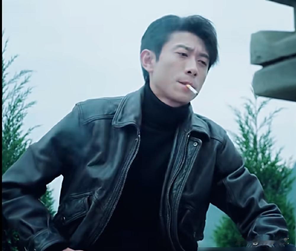 张一山在墓前点了根烟，全网瞬间安静，关于这段表演的讨论刷爆了网络。

不少观众在