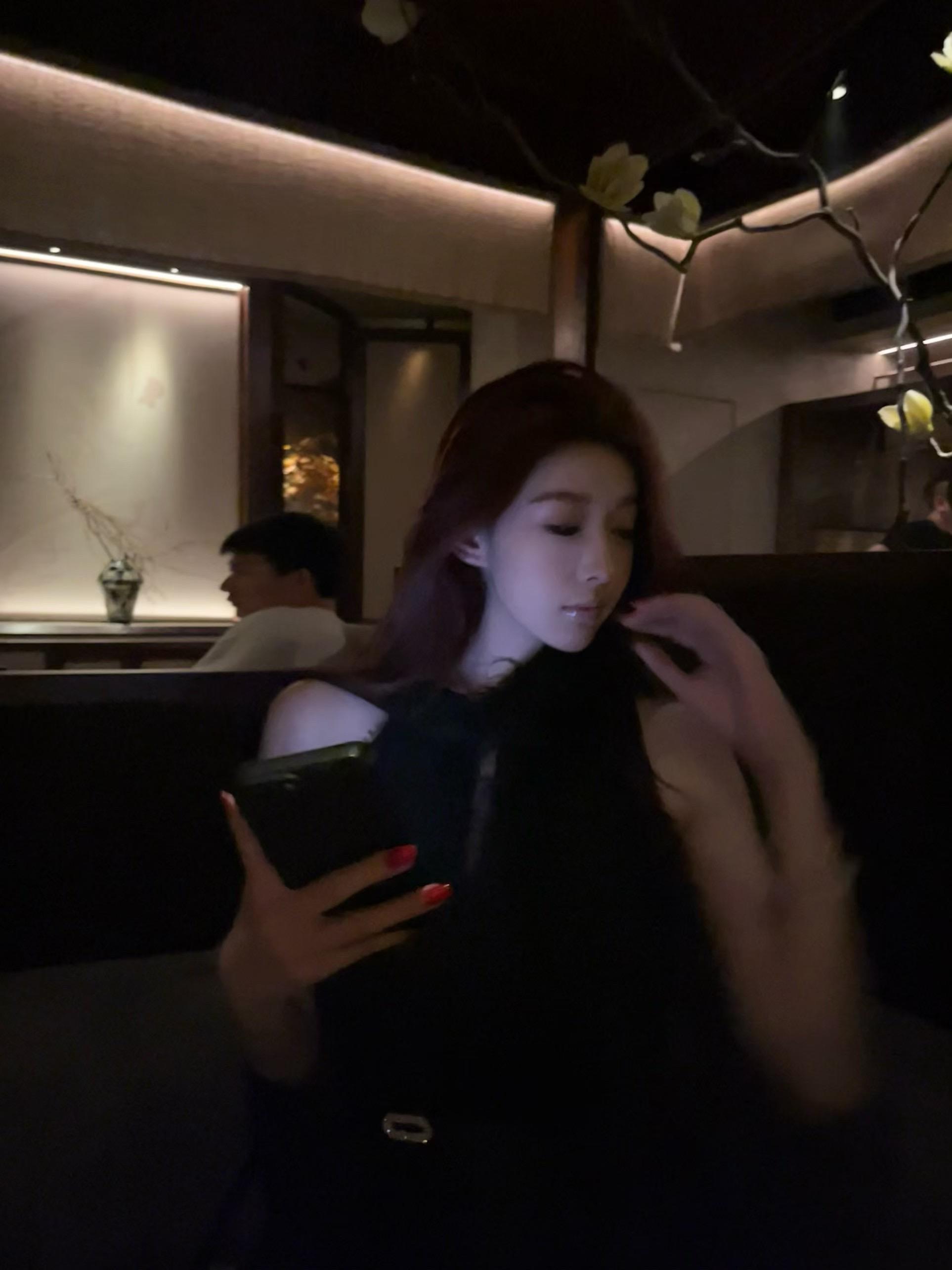 有钱人听爱拼才会赢，没钱的听欢喜就好.