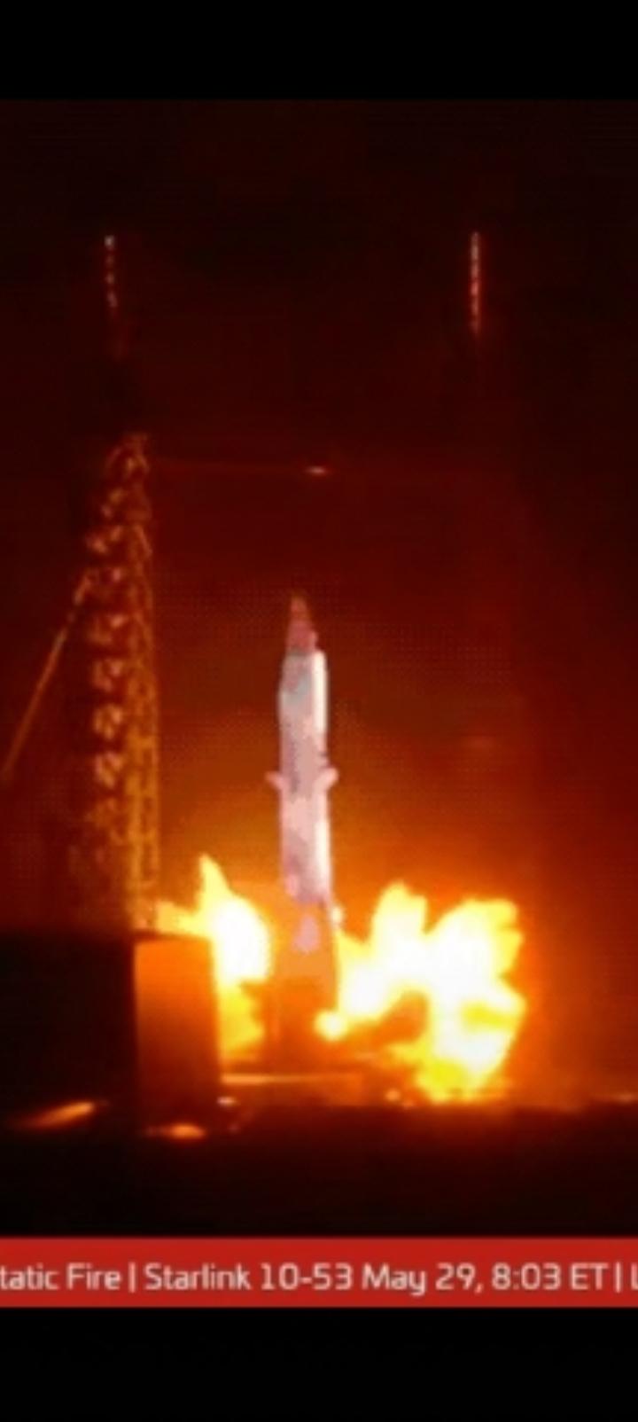 一点就炸，美国火箭和谁竞争？
昨天“新格伦”静态点火炸了，幸亏没有人员伤亡。
5