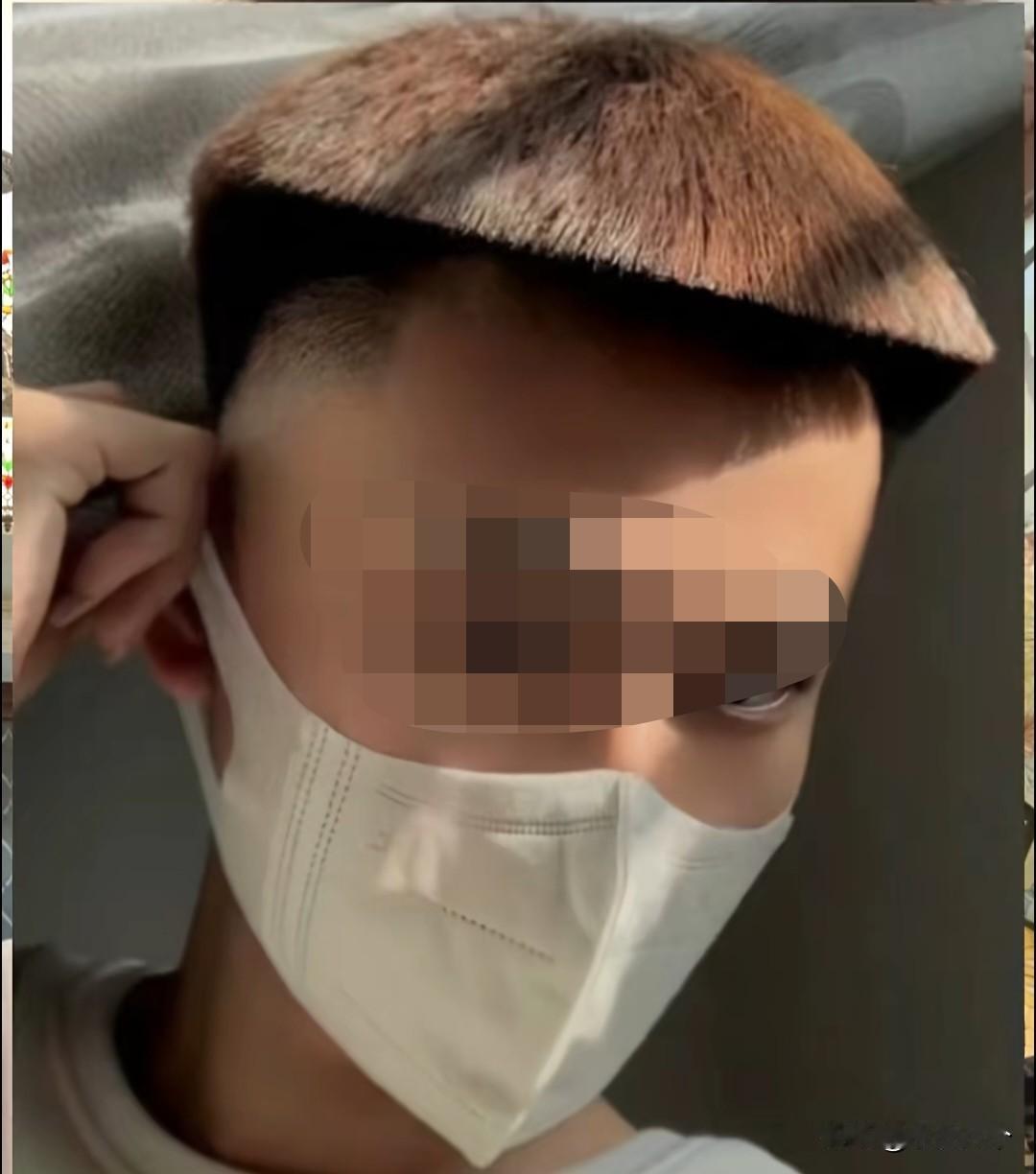 前几天刚有人告诉我剪这种头型的小孩别招惹，昨天就刷到了大连有一家店，专门给孩子剪