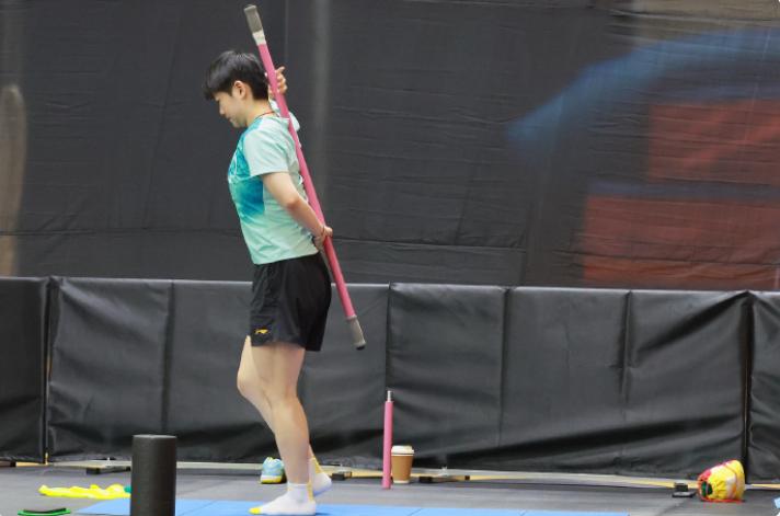 吃俺老孙一棒！
哈哈哈...  ...
莎莎也有这么一招了吗？
这可是头一次见啊