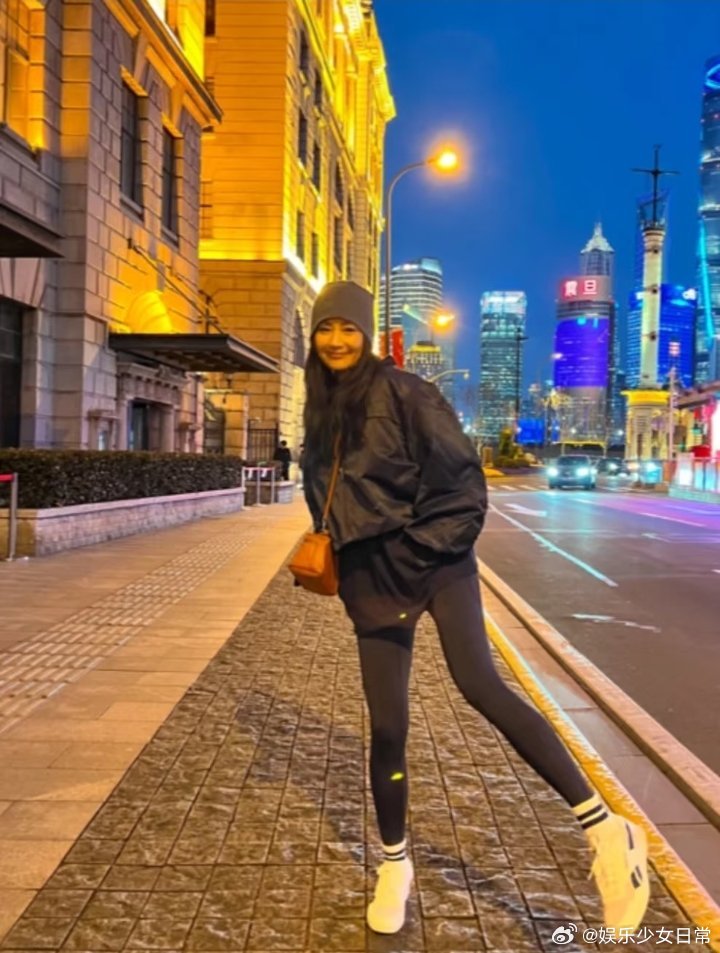 瞿颖 肉毒起作用了谁懂啊！嘴上喊得超凶，脸上岁月静好，这波是肉毒焊死了表情肌哈哈