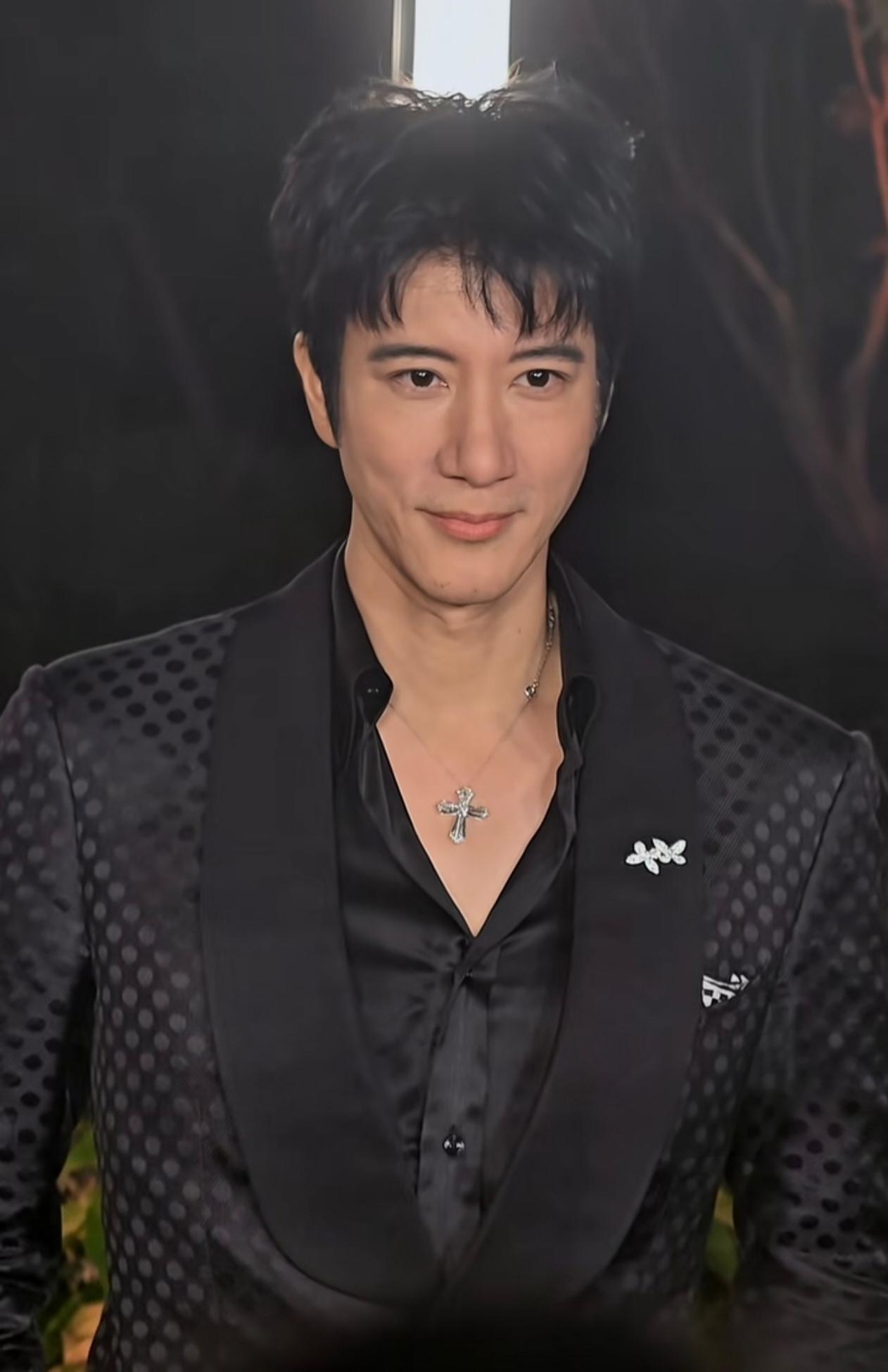 王力宏的眼睛为什么这么亮？
好想知道怎么保养的？

他的气质真的是娱乐圈最贵气的