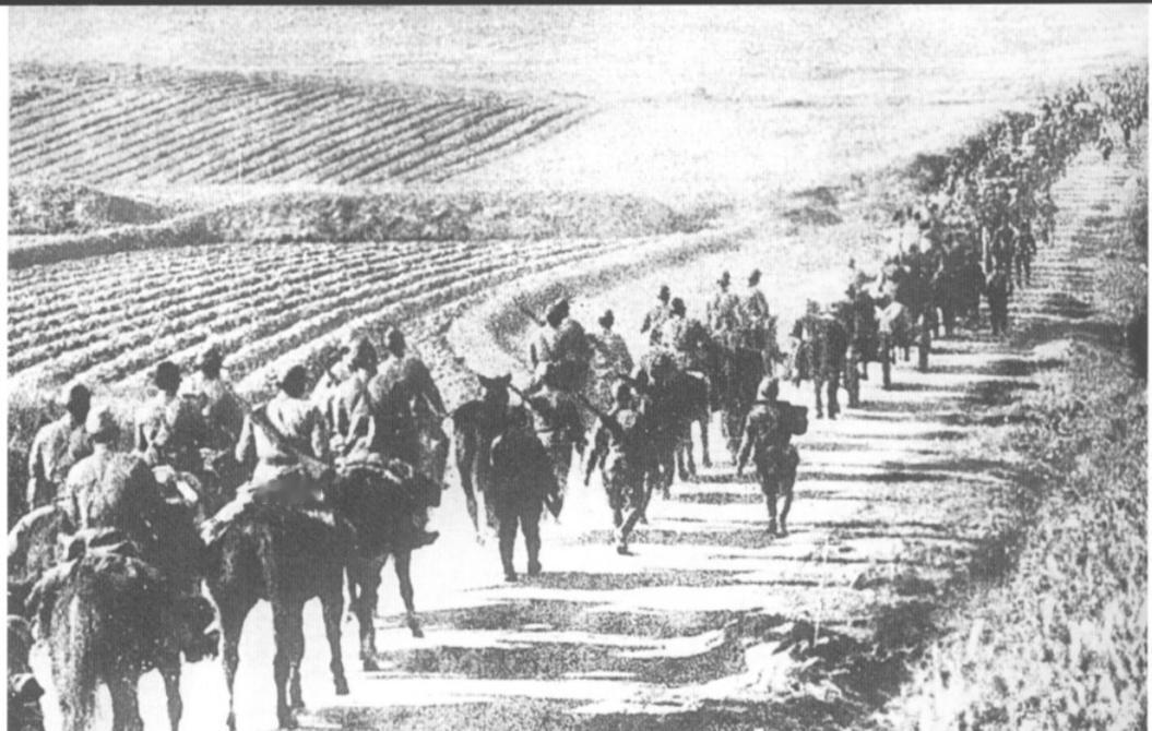 1937年12月，向南京进犯的鬼子兵。