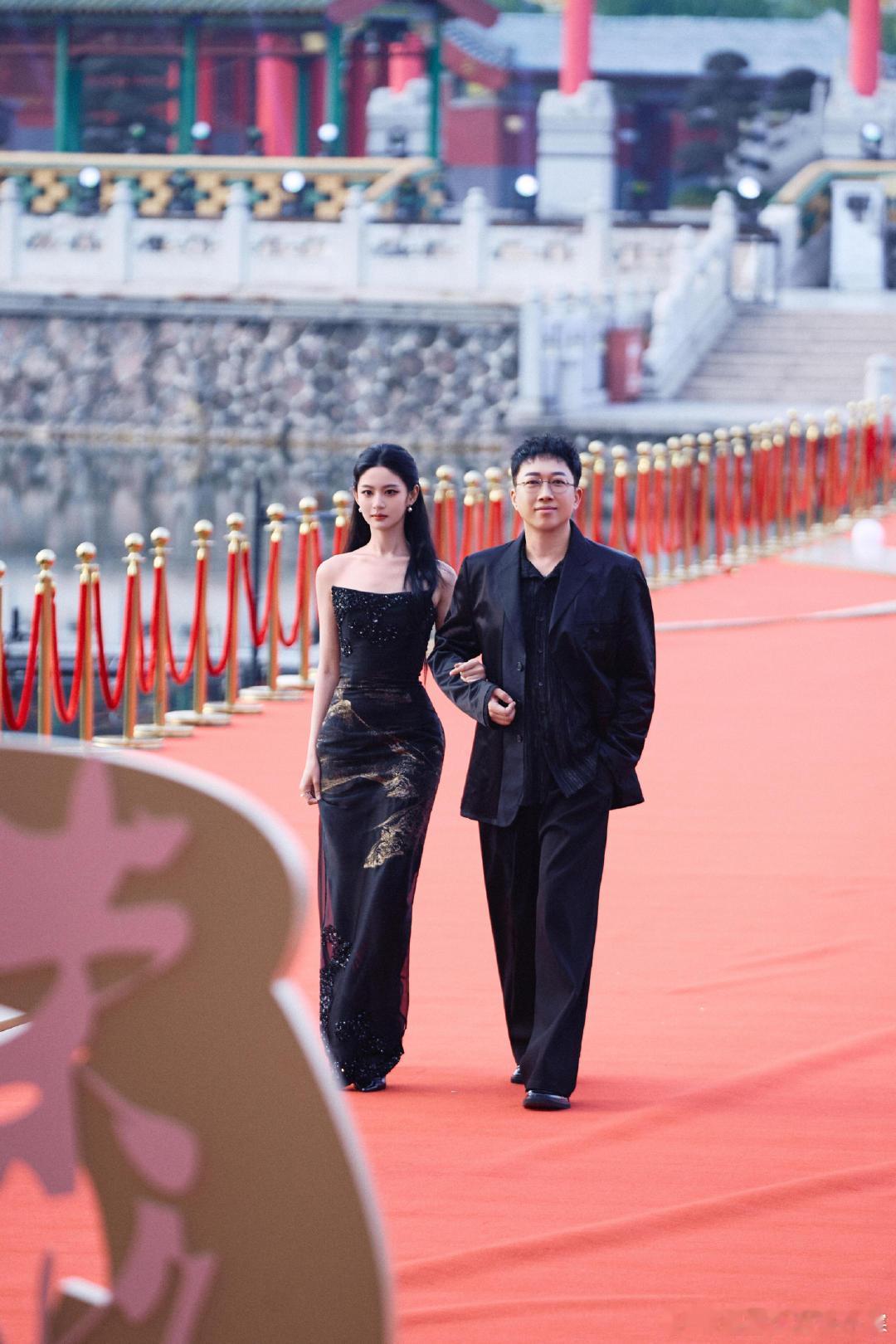 于正瘦身成功于正真的瘦下来了，这真的还是我认识的那个于正吗？于正真的瘦下来了 ​