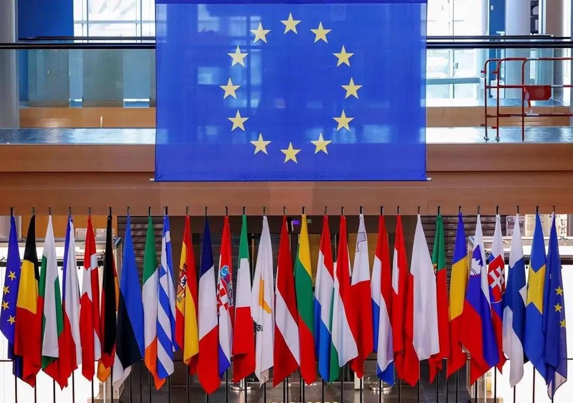 美国总统老特和俄罗斯总统普京准备见面会谈，让欧盟、英国、乌克兰十分慌乱，因为美俄