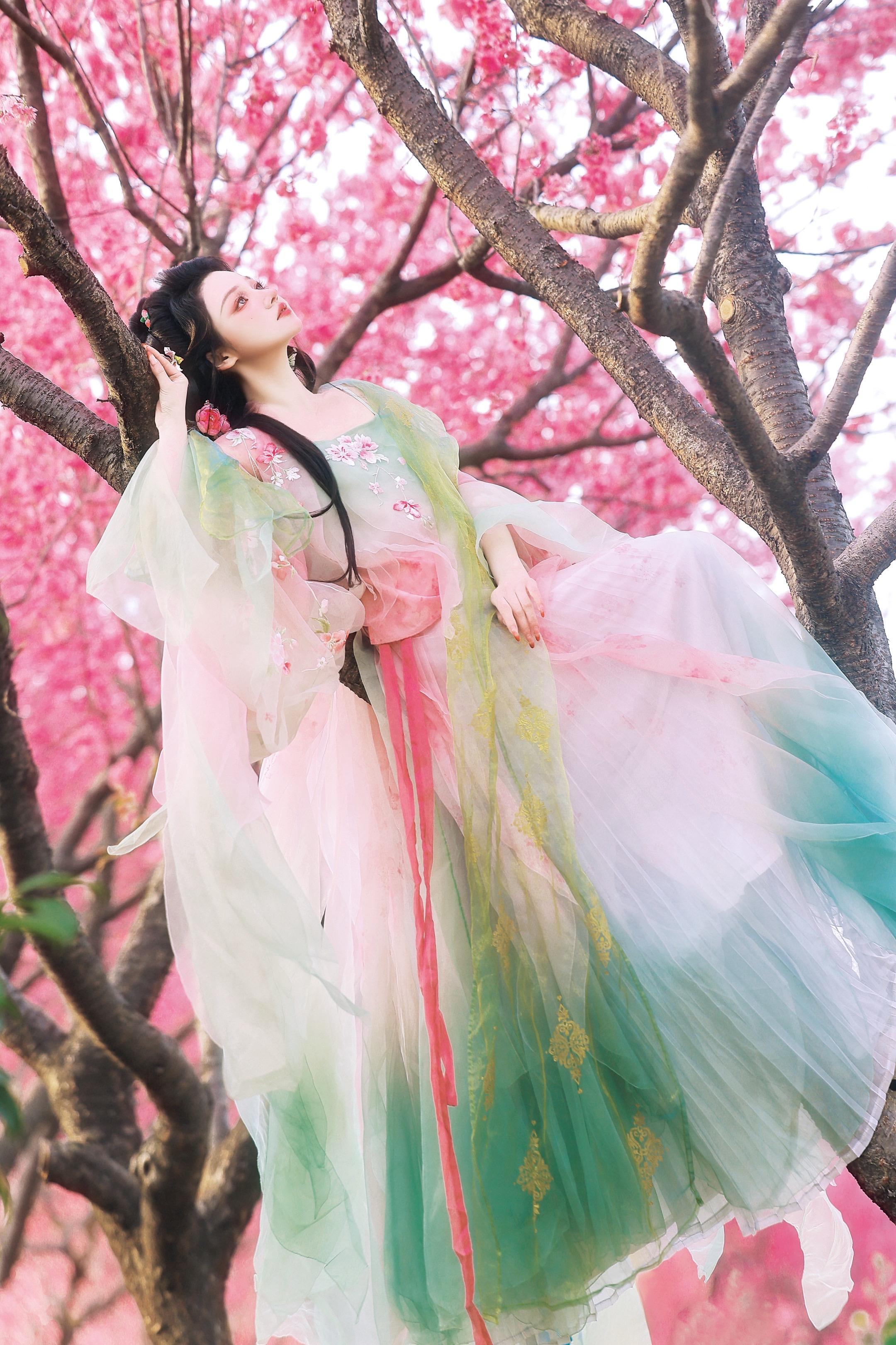 “观我旧往，同我仰春”摄/后：我