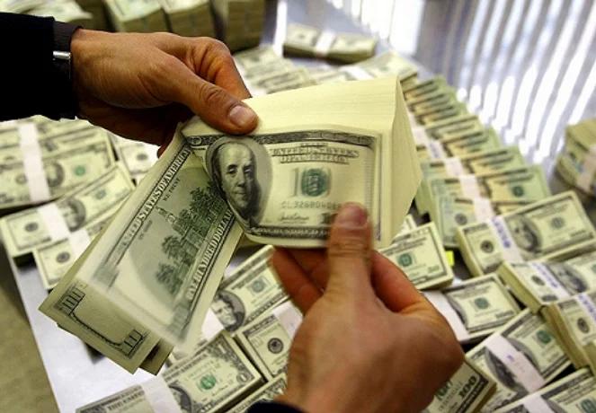 美国斩杀线。。 最新报告指出，2025年美国企业破产数量不断攀升，创下15年来新