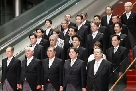 如果咱们一直坚守这个底线，那么日本大概率是最先着急的那一个，咱们的底线就是，只要