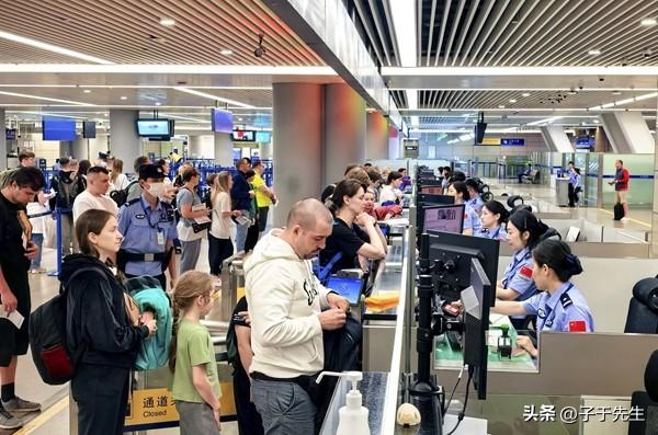 中国最新推出的“K签证”政策，旨在吸引全球青年科技人才，自宣布以来便引发了社会各