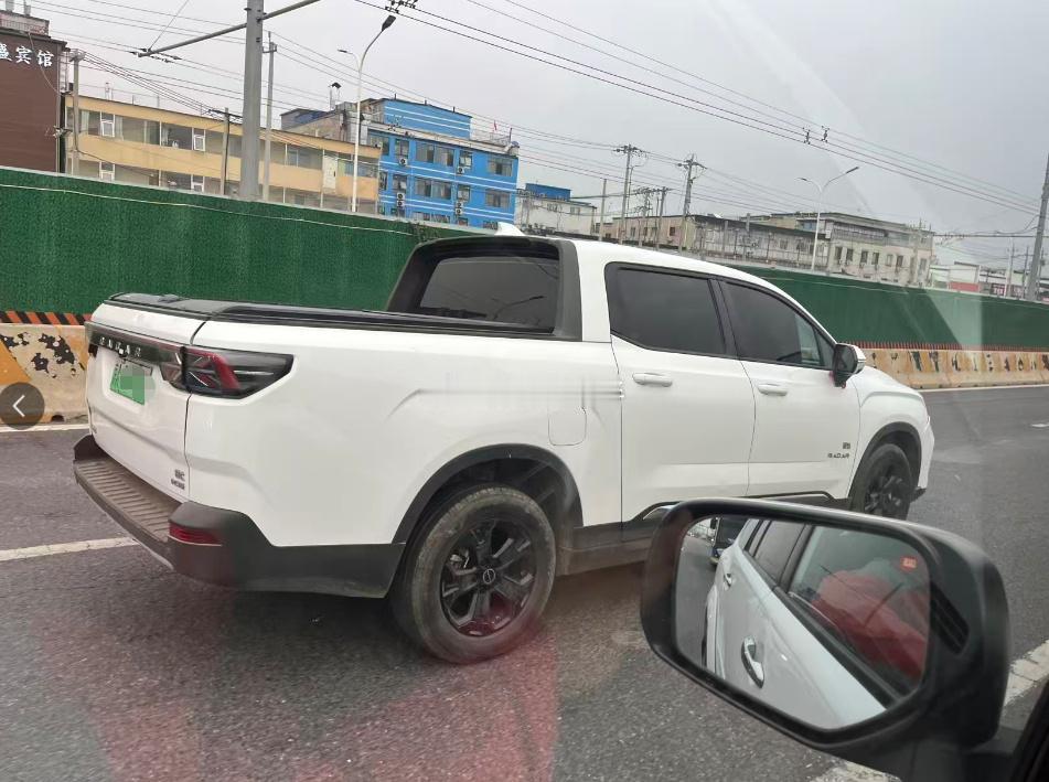 我们这有人买了一辆绿牌皮卡~