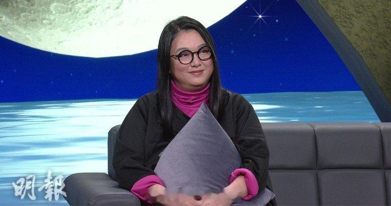 明报：李珊珊忆压力崩溃退圈 夜夜笙歌10年 拒再过复杂生活李珊珊将现身今晚（20