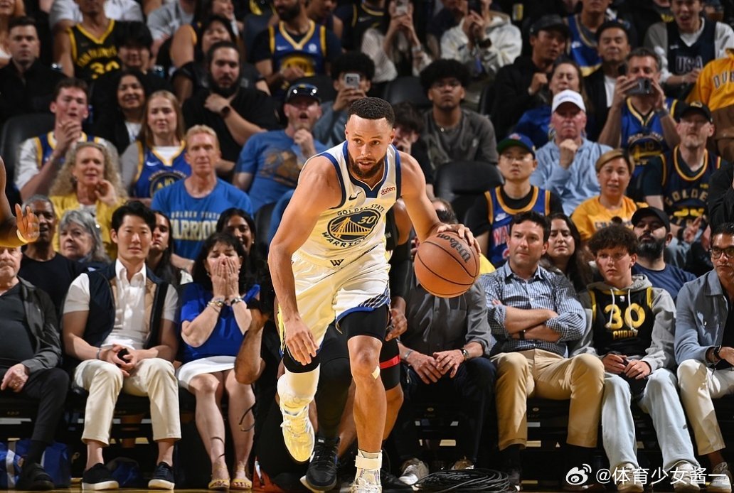 库里复出火箭117-116险胜火箭，库里复出29分错失绝杀，申京准绝杀，杜兰特3