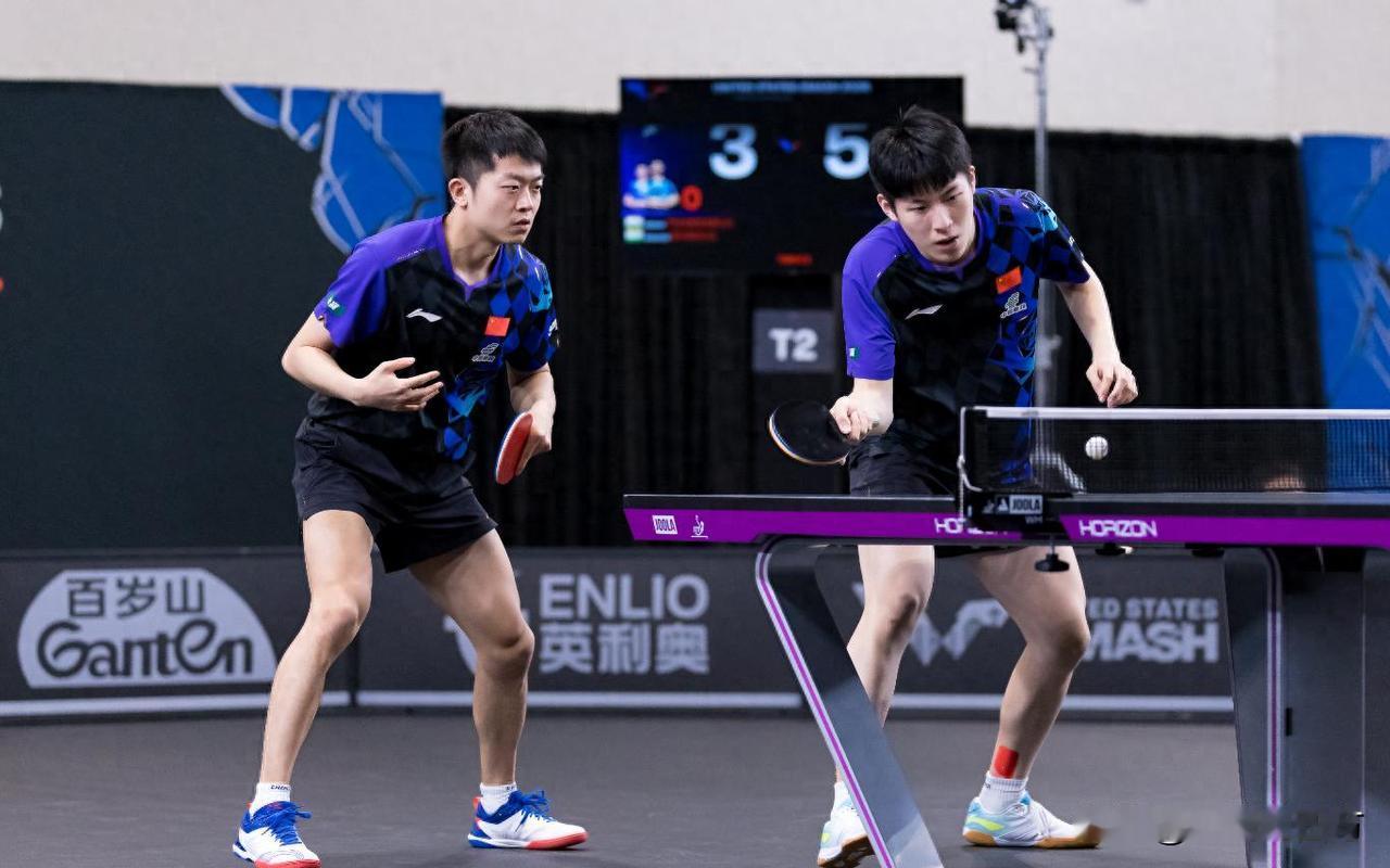 WTT美国大满贯男双1/4决赛，温瑞博/袁励岑继上一轮爆冷淘汰勒布伦兄弟组合后，