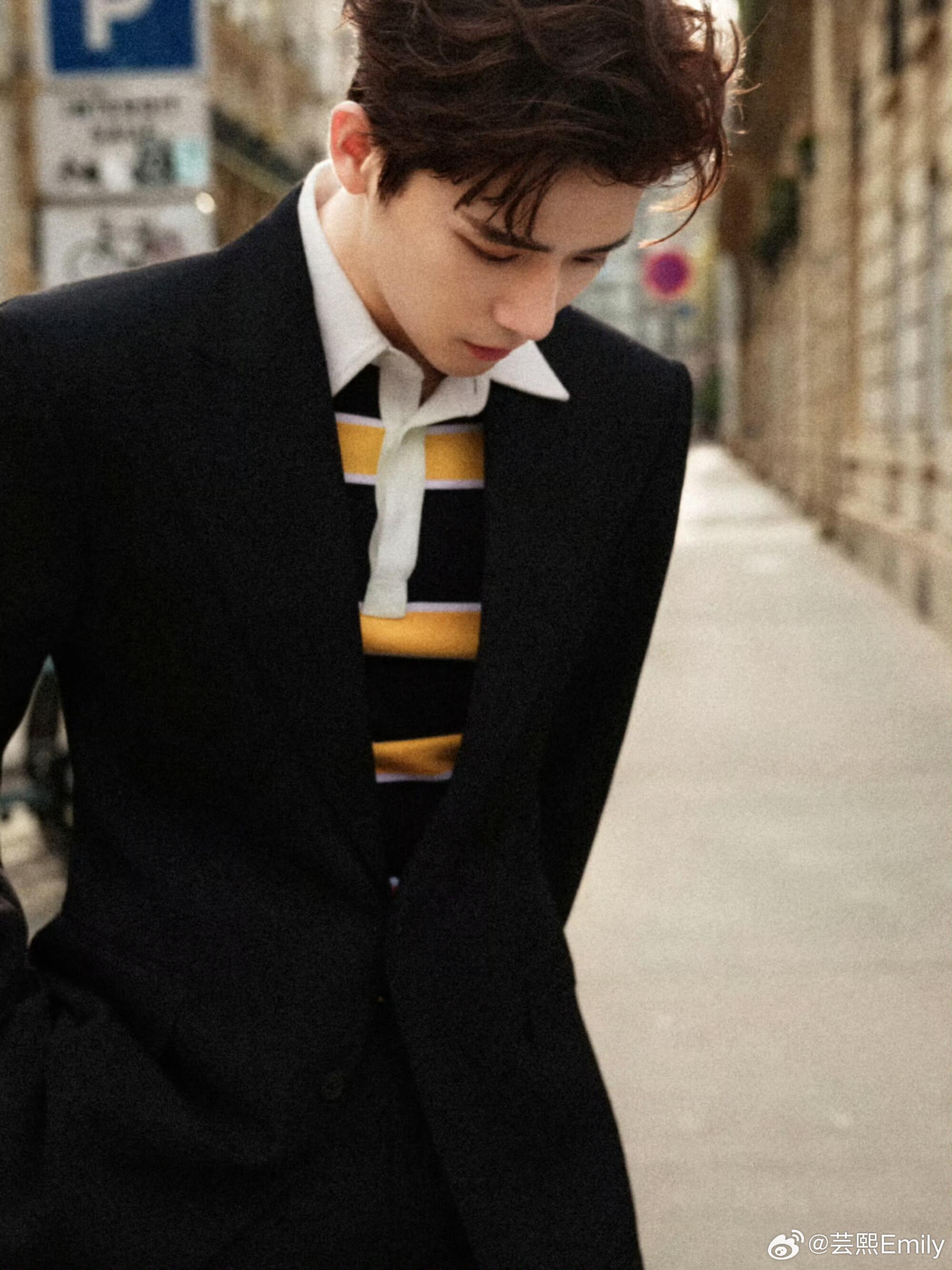 Vogue一周最佳穿搭｜王安宇CELINE首位中国区男性大使，巴黎时装周封神造型