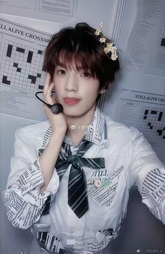 张泽禹揭秘推门镜头正片里推门那段也就几秒，张泽禹一讲幕后我才明白，短短几秒磨了多