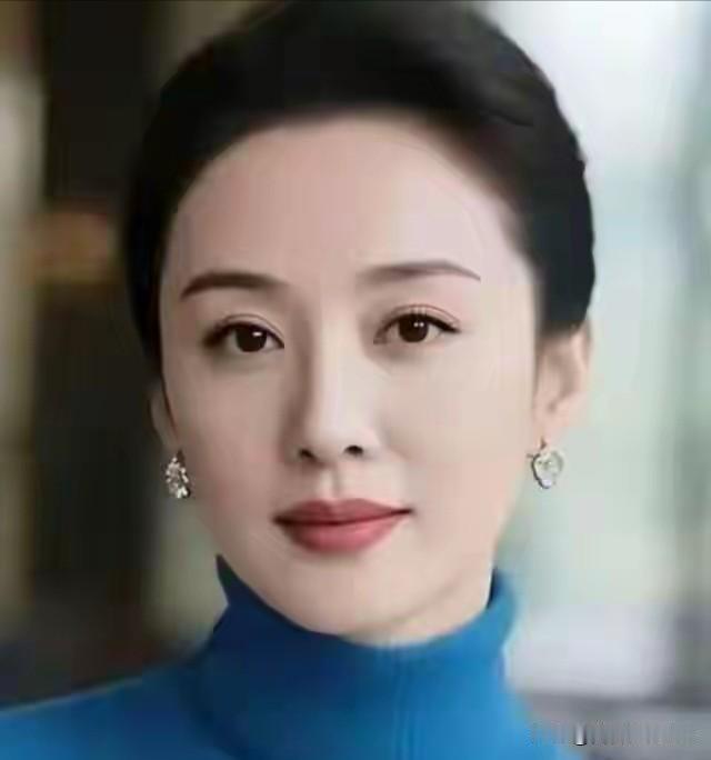 清平乐·温雅
 
云鬟轻束，雅韵眉间蓄。
素耳珠微光淡淡，一领青衫凝肃。
从容静