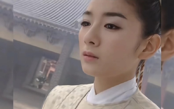 #黄奕女扮男装22年前vs22年后# 22 年前的黄奕女扮男装让人眼前一亮，22