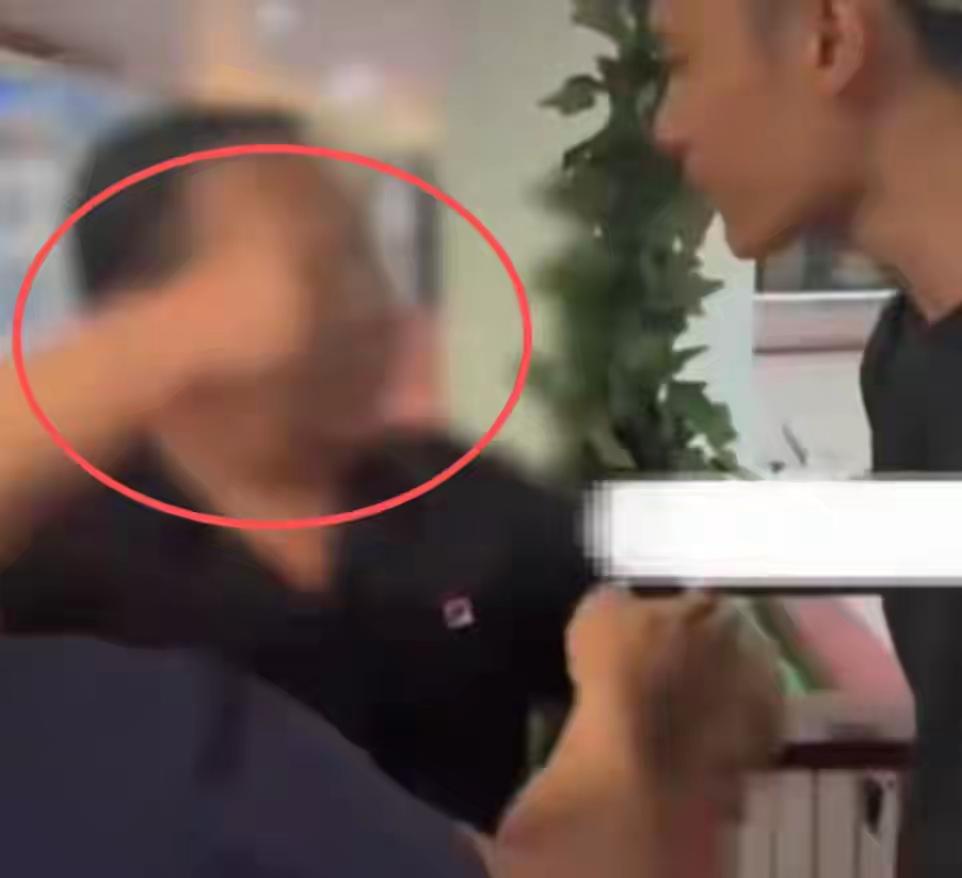 海南记者实地采访被殴打，肇事机构态度嚣张还撂狠话，中国记协直接出面反击。
 
事
