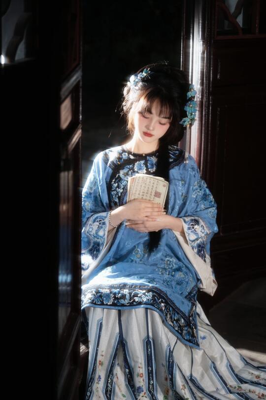 清汉女客片