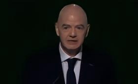 因凡蒂诺确认伊朗将赴美踢2026世界杯，并强调“足球团结世界”。这话听着冠冕堂皇