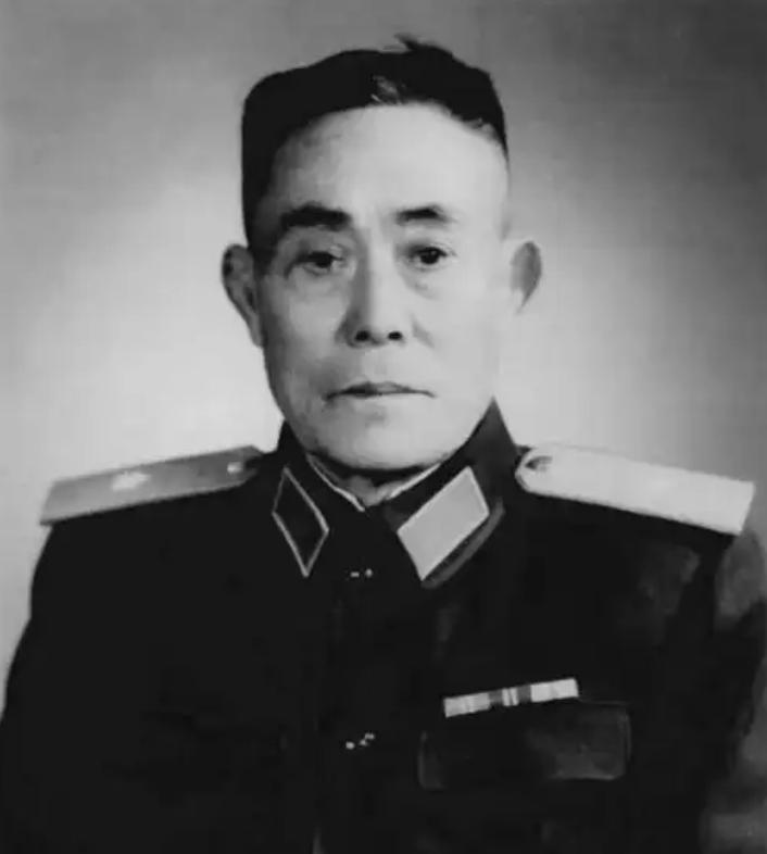 彭德怀病逝，史可全闻讯绝食3天3夜后大喊：给我弄只烤鸭来。1974年，得知彭老总