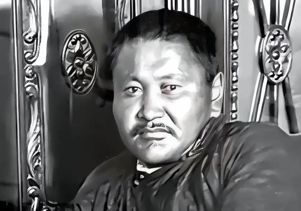1935年，蒙古总理当众打了斯大林一个耳光，斯大林没还手，两年后，蒙古全国70万
