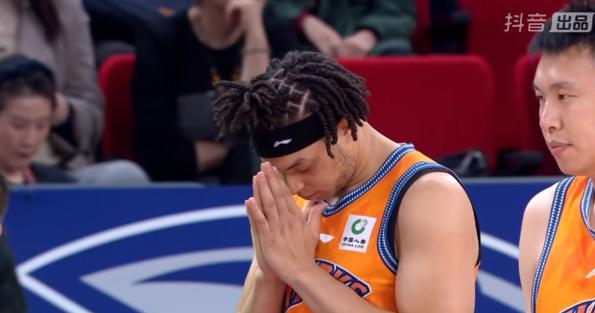 上海久事超级外援洛夫顿真是太可惜了！今天上海久事将会在客场挑战实力不俗的北京北汽