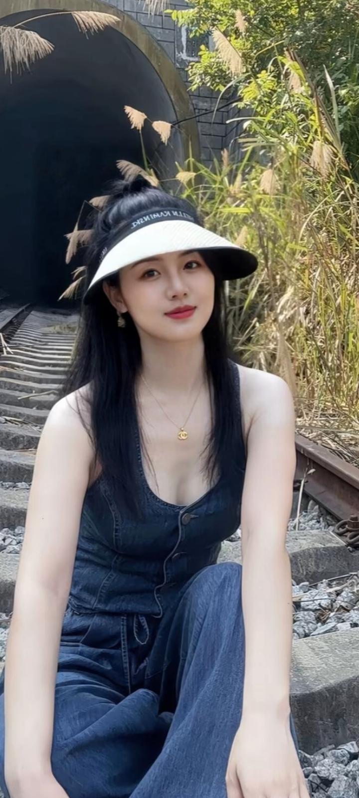 天南地北大拜年 爱不是随便说说，而是落实在行动里。是记得你的喜好，是照顾你的情绪