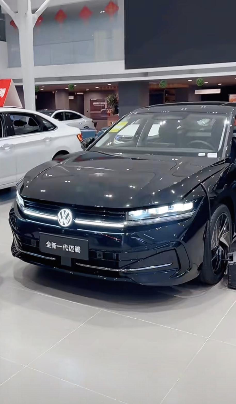 我感觉买中型车论操控和底盘扎实，还是得看看大众迈腾。它的底盘表现的很厚重，过滤那