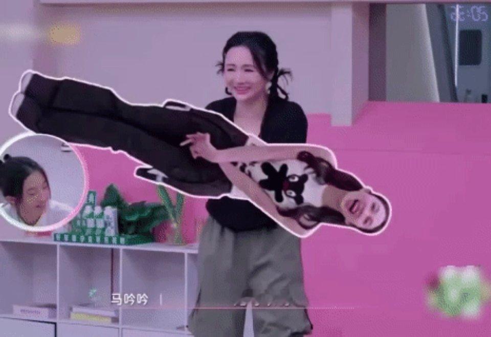 曹颖无实物表演抡张小婉曹颖无实物表演抡张小婉哈哈哈哈哈 浪姐把张小婉p上去了 ​