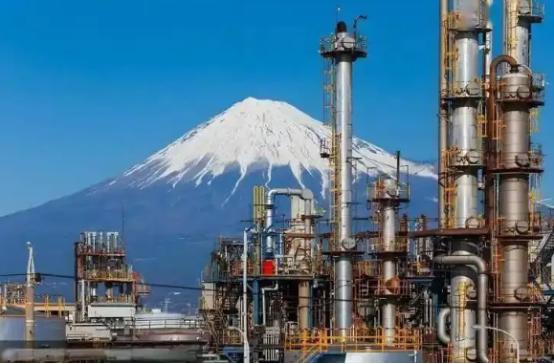 日本早就把中国翻了个底朝天，小到产业链备选方案，大到台海冲突各类情景推演，所有测