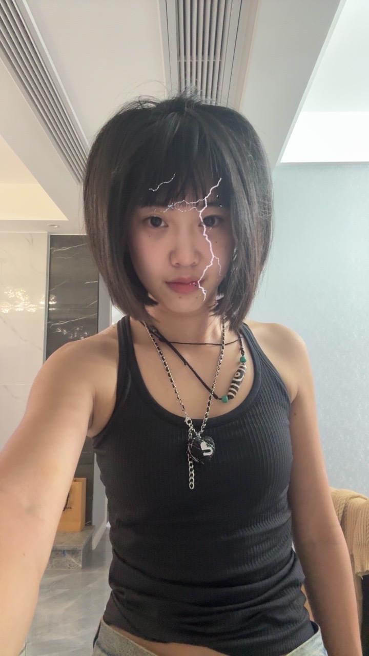 这个短发我真的想笑 ​​​