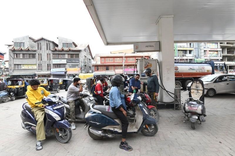印度都绝望了！

天天哭着喊着被美国坑惨了，连能源安全都快保不住了。

最关键的