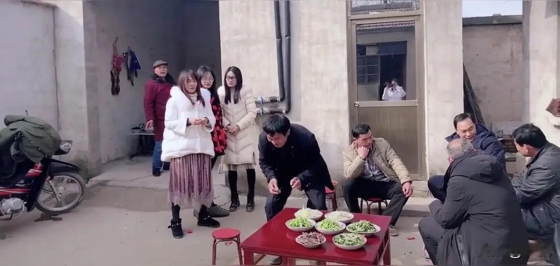 近些年农村人的婚恋观出现了特别大的转变，当然绝大部分原因也是为现实影响。

就拿