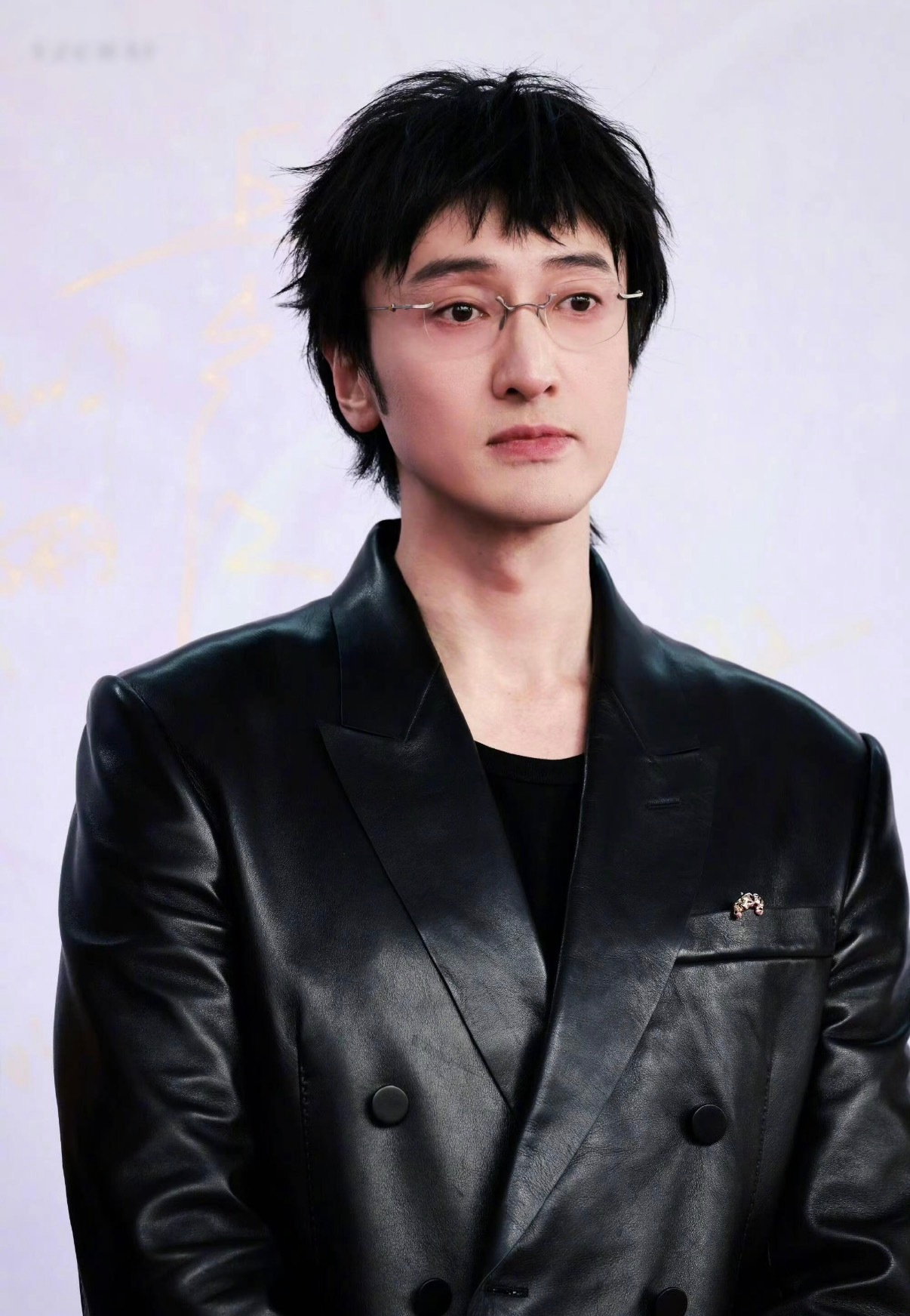王传君哽咽不需要被解码过度解读是对王传君沉默的冒犯 披荆斩棘一公舞台之后，王传君