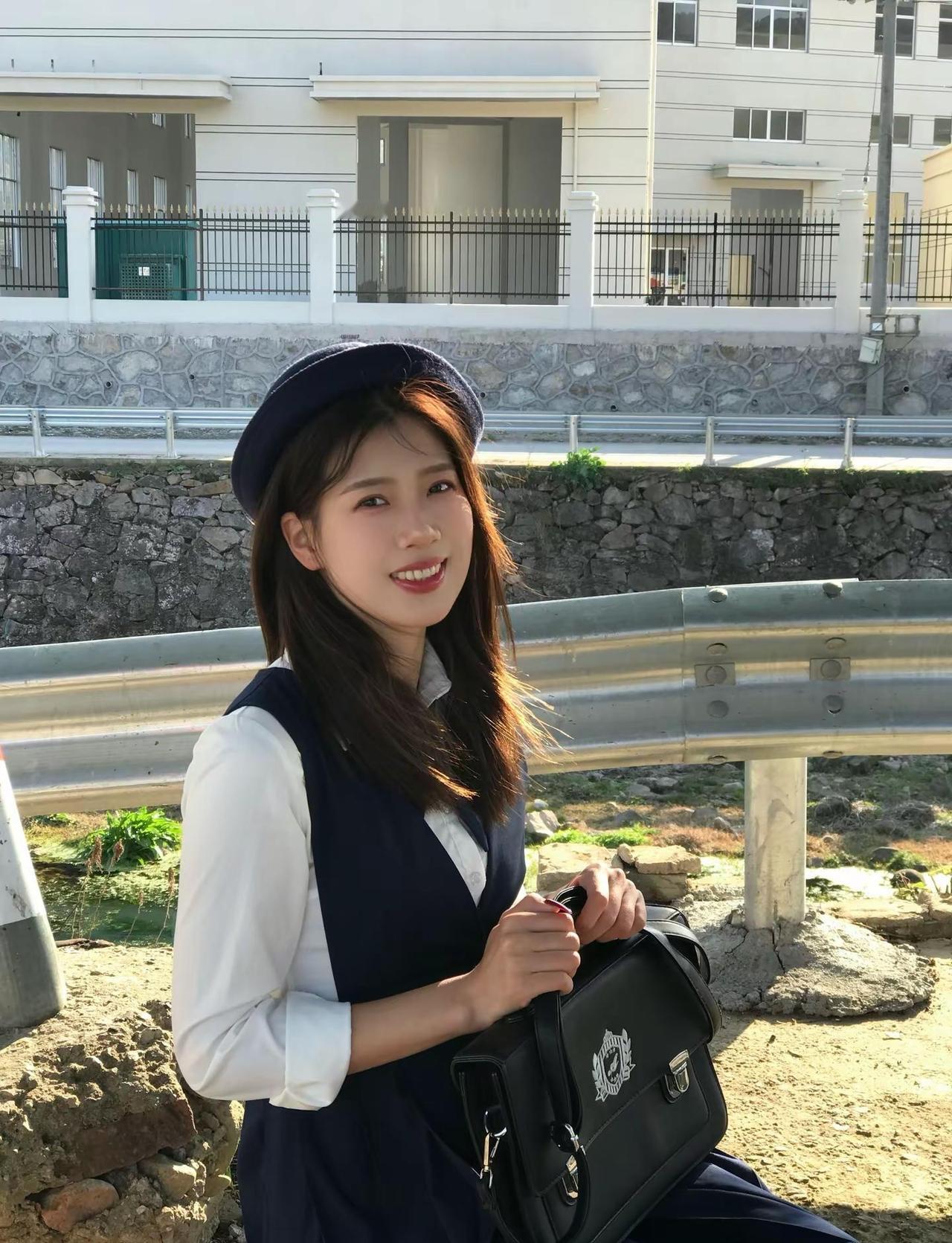 日子慢慢过，心事悄悄藏，不吵不闹，就是我现在最好的状态。