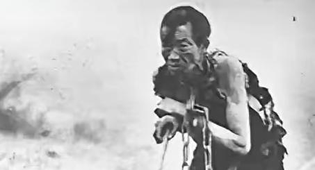 1949年，宁解放那天，一个放牛奴瘸着腿冲进解放军驻地：我是失踪12年的红军副营