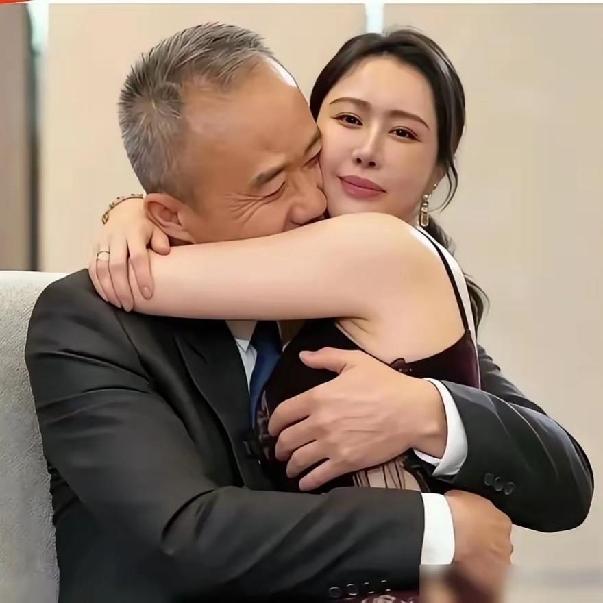 看到很多人在嘲笑王石，说他老糊涂了，其实不过是站着说话不腰疼罢了。普遍来说，老男