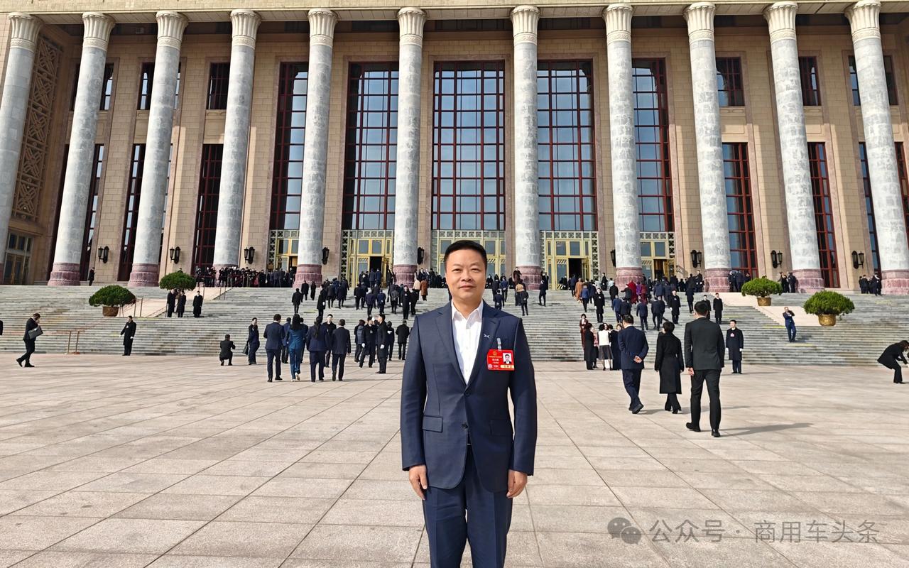 全国人大代表何小鹏：电动汽车电池安全比五年前进步数十倍

3月5日，全国人大代表