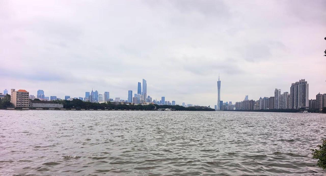 阴天时的白天珠江景色珠江河衅  好好过周末 广州珠江 广州塔